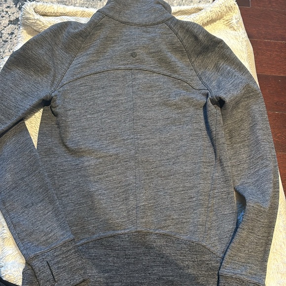 Lululemon zip up never worn size 6 - Picture 2 of 7